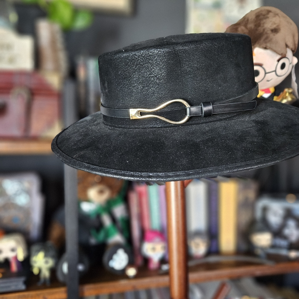 Elegant Black Wide-Brim Hat with Gold Accent